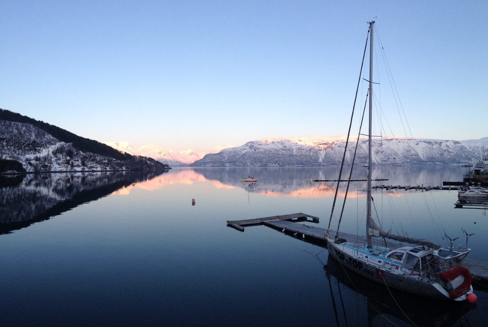 lyngen-fjord-morning-glass